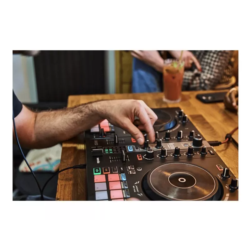 Hercules DJ Essentials Kit koos DJControl Inpulse 200, DJMonitor 32 kõlarite ja HDP DJ45 kõrvaklappidega