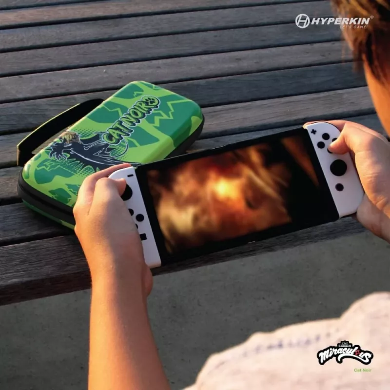 Hyperkin M07541-MTCN kõva kestaga ümbris, roheline, mitmevärviline, PEVA, Nintendo Switch Lite'ile, põrutuskindel, veekindel, kandekott