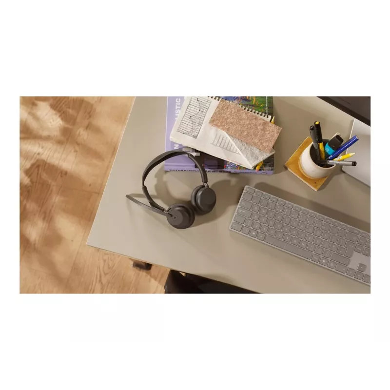 Jabra Evolve3 45 Stereo peakomplekt koos Link 390a Microsofti alusega