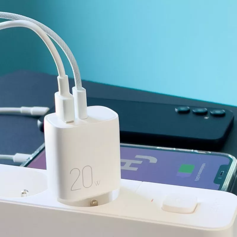JOYROOM Kiirlaadija USB-A QC3.0 / USB-C PD 20W Valge (L-QP2011)