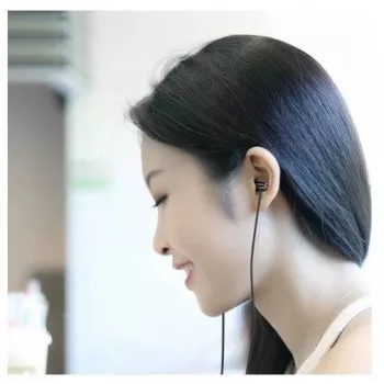 JOYROOM JR-EL114 Juhtmega kõrvaklapid mikrofoni ja kaugjuhtimispuldiga, 3,5 mm pistik, sasipunumisvaba lame kaabel, must