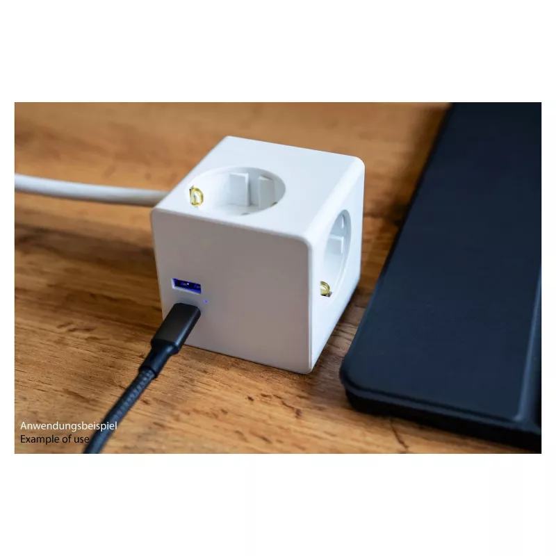 kabelmeister pistikupesakuubik 3 pesaga USB-C ja USB-A-ga, valge, 2m