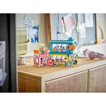 LEGO Friends 42674 Koomiksite ja mängupoodide ehituskomplekt