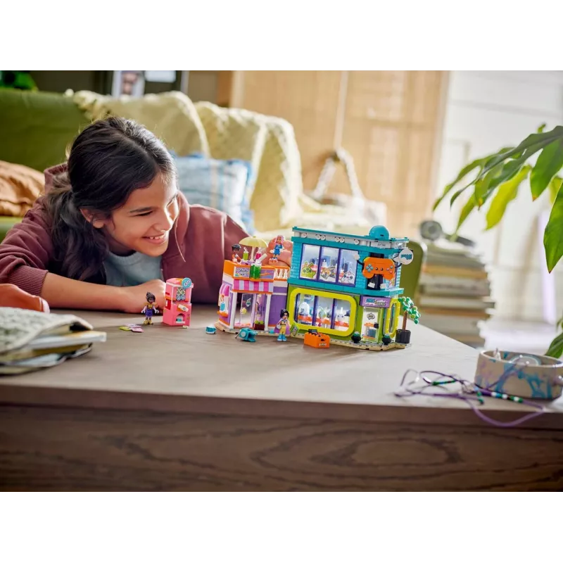 LEGO Friends 42674 Koomiksite ja mängupoodide ehituskomplekt