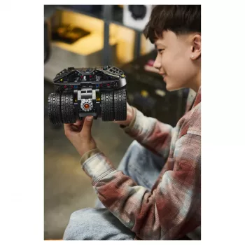 LEGO Technic 42239 Batmobile Tumbler - 1360-osaline täiustatud ehituskomplekt lastele ja täiskasvanutele