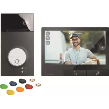 LEGRAND Bticino Flex'ONE videovalvesüsteemi komplekt LINEA 3000 uksejaama ja CLASSE 300X sisekõlariga, 1-nupuline, must 363943