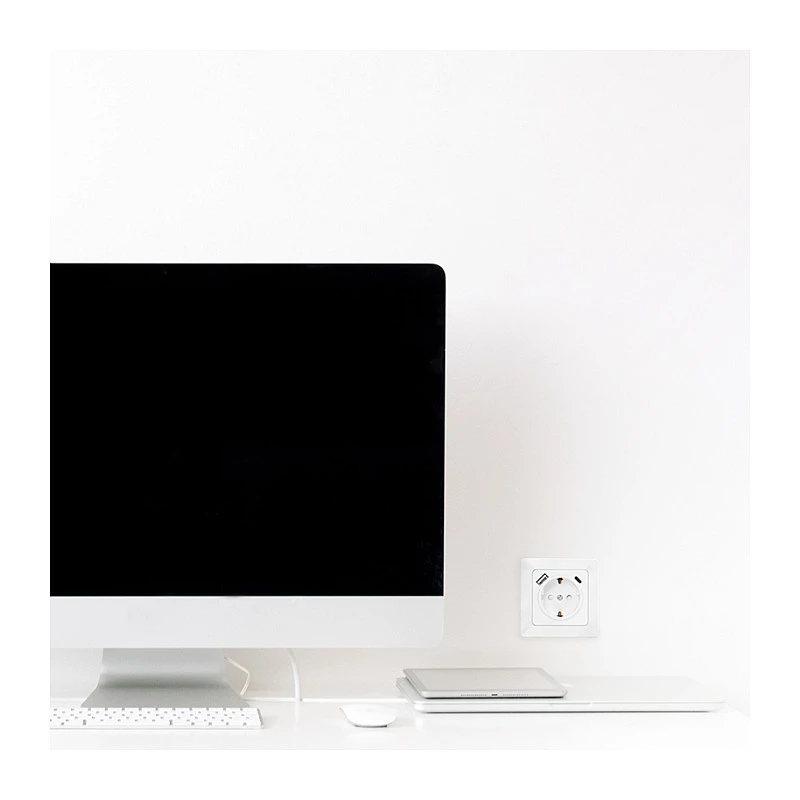 LOGILINK PA0253 seinakontakt 1 Schuko-pistikupesaga, 1 USB-A ja 1 USB-C laadimisport, 3.1A, valge