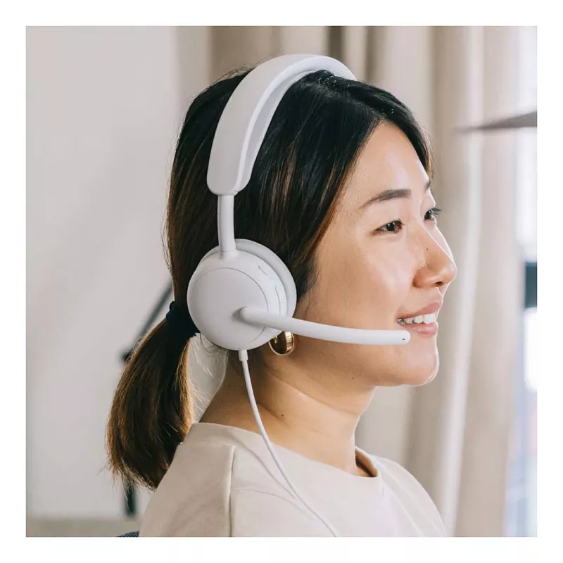 Logitech Zone Wired 2 on-ear USB-C peakomplekt mürasummutava poom-mikrofoniga, valkjas