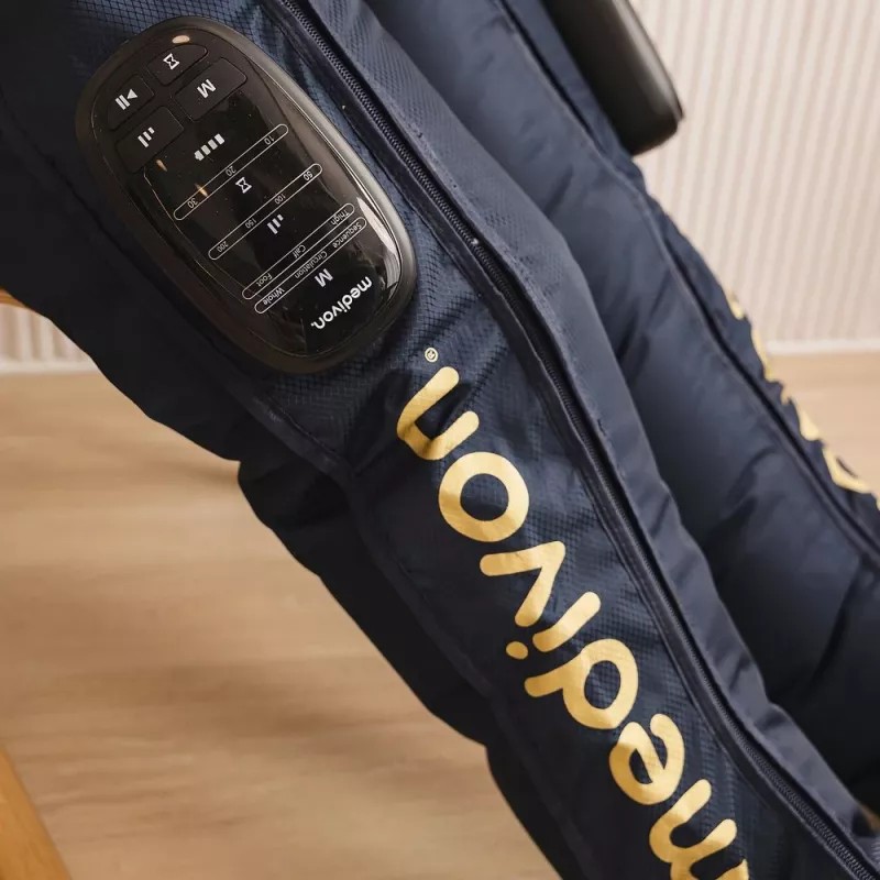 Medivon Compression Massager Aeria - Õhukompressiooniga jala- ja jalalabamassaažiseade soojendusega, 3 režiimi, 3 intensiivsust, juhtmevaba puldiga