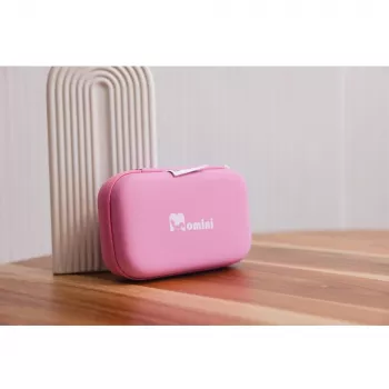 MOMINI Baby Care Kit Pinky - 10-osaline vastsündinu hoolduskomplekt reisikotiga