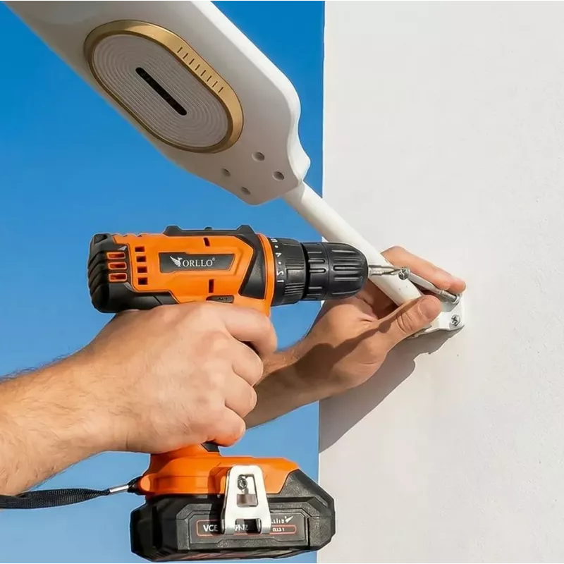 ORLLO 400W päikeseenergia LED-tänavavalgusti 28W paneeliga, liikumisanduri ja puldiga, 2713LM, 6500K