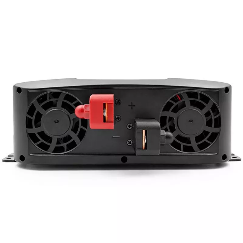 Qoltec Pure Sine Wave Inverter koos UPS-iga | 12V kuni 230V | 2000W pidev / 4000W tipp | LCD | USB-A | USB-C PD 18W | LiFePO4 GEL AGM ühilduv
