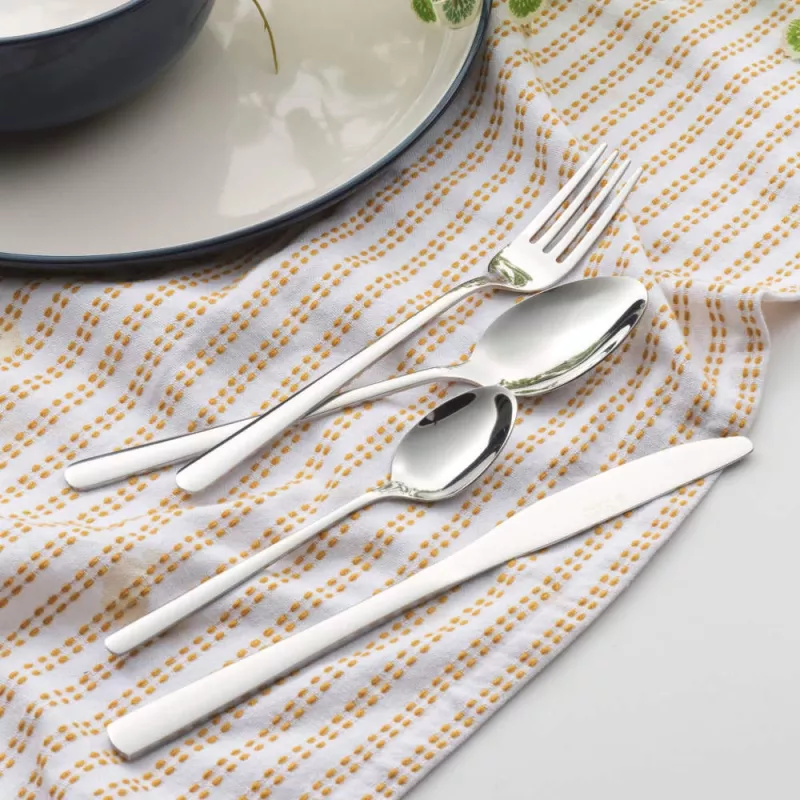 Russell Hobbs RH03225EU7 Vienna roostevabast terasest 48-osaline söögiriistade komplekt