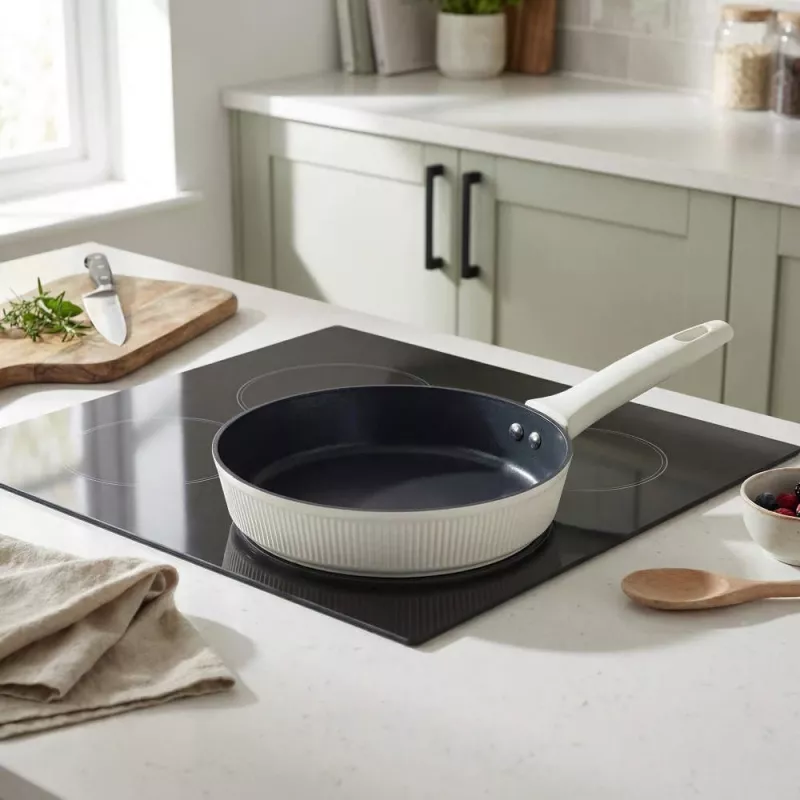Russell Hobbs RH03862C Cote 28 cm Praepann, Kreem