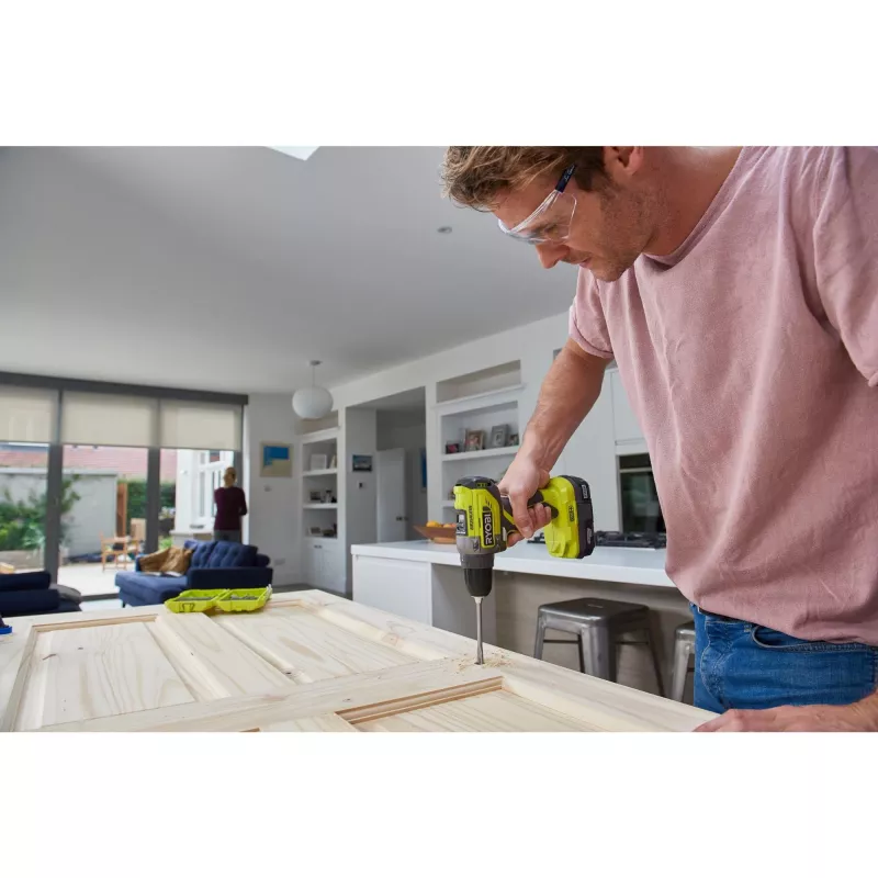 RYOBI ONE+ akutoitel puur-kruvikeeraja R18DD5-220S, 18V (roheline/must, 2x Li-Ion 2.0Ah akut, kott)