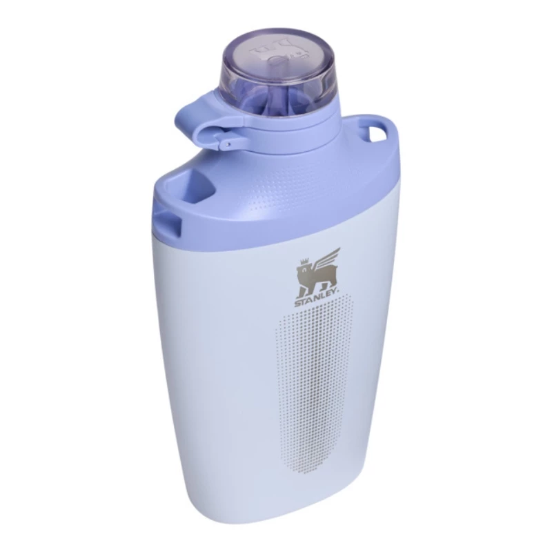 STANLEY Cross Bottle 0,68L isoleeritud termospudel õlarihmaga, helesinine