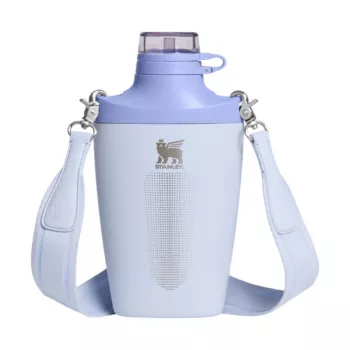 STANLEY Cross Bottle 0,68L isoleeritud termospudel õlarihmaga, helesinine