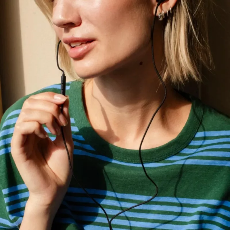 Sudio V3 juhtmevabad kõrvaklapid mikrofoniga, USB-C laadimine, Dusty Black