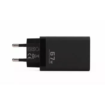 Voltage GaN laadija 67 W seinakinnitusega, PD 3.0 / QC 3.0, 2x USB-C ja 1x USB-A, EL-pistik, must